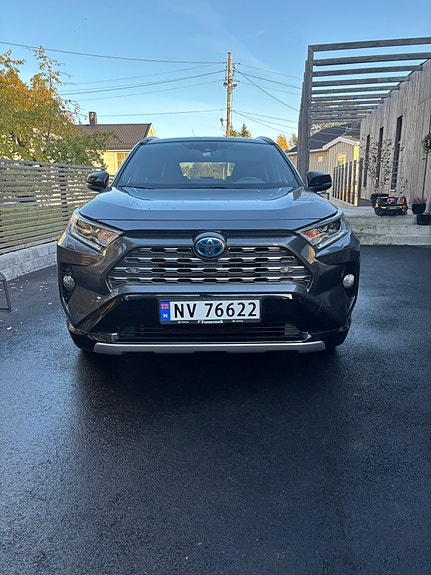 Toyota RAV4 3 of 30