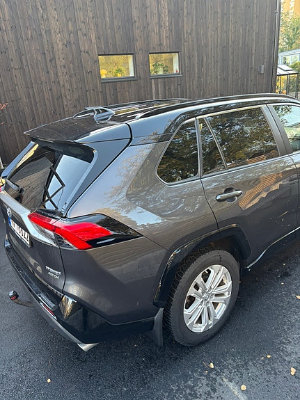 Toyota RAV4 7 of 30
