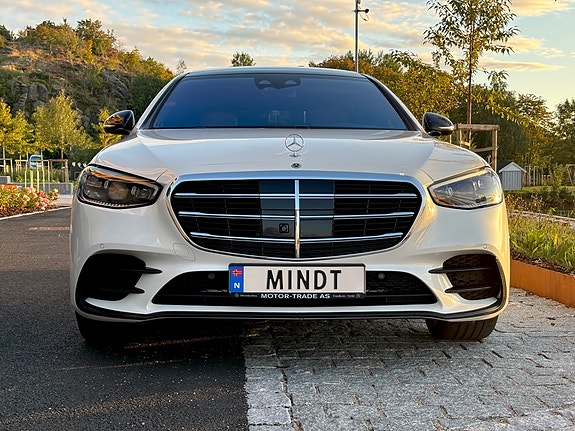 Mercedes-Benz S500 2 of 27