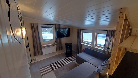 Polar 560  med spikertelt på Høgkjølen fjellcamp 8 of 23