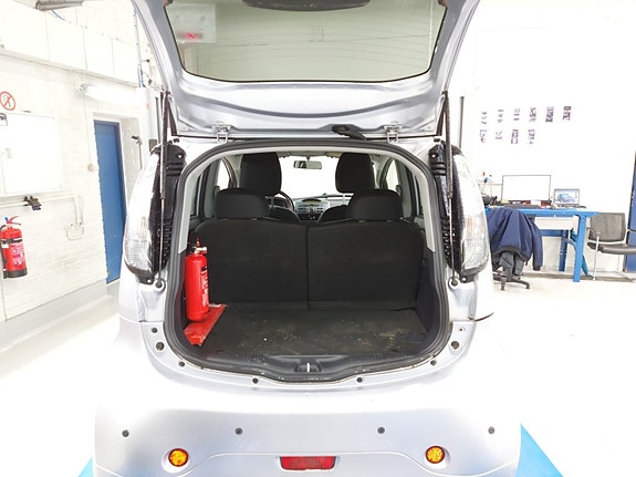 Mitsubishi i-Miev 17 of 19
