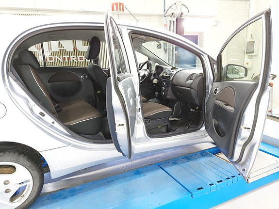 Mitsubishi i-Miev 19 of 19