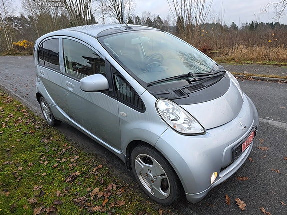 Mitsubishi i-Miev 8 of 19
