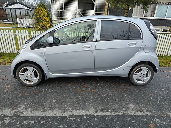 Mitsubishi i-Miev 3 of 19