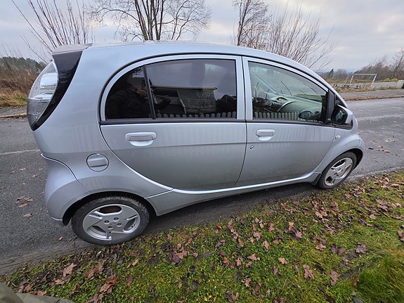 Mitsubishi i-Miev 7 of 19