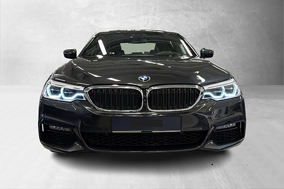 BMW 530e 2 of 5