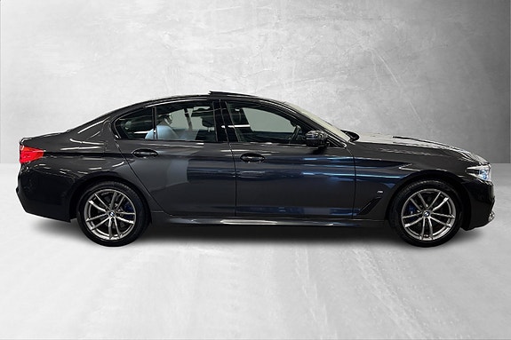 BMW 530e 4 of 5