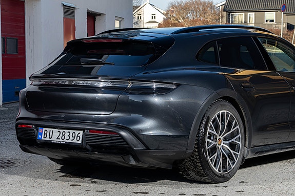 Porsche Taycan 7 of 30