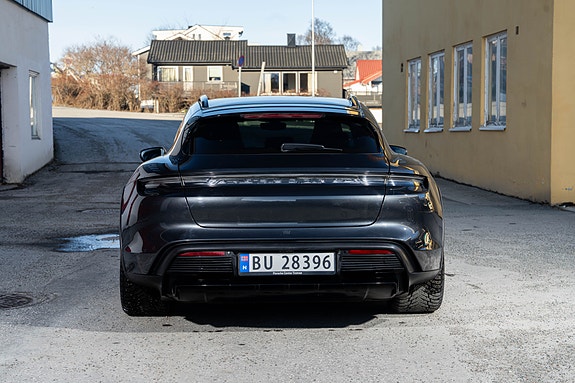 Porsche Taycan 6 of 30
