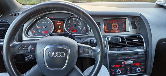 Audi Q7 15 of 30