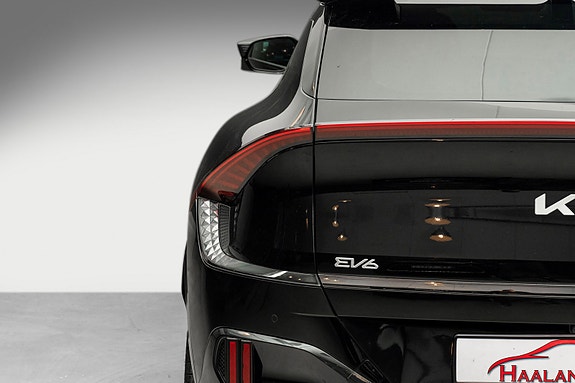 Kia EV6 8 of 30
