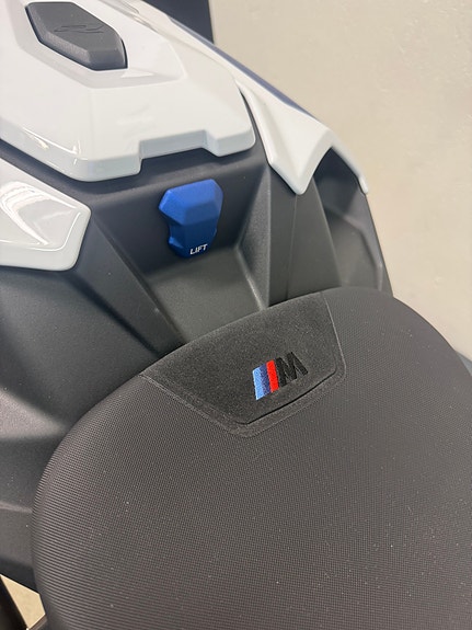 BMW M1000R 4 of 20