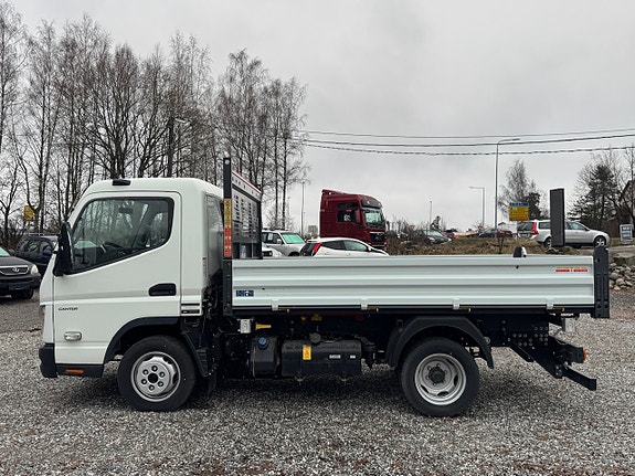 Mitsubishi Fuso Canter 3 of 5