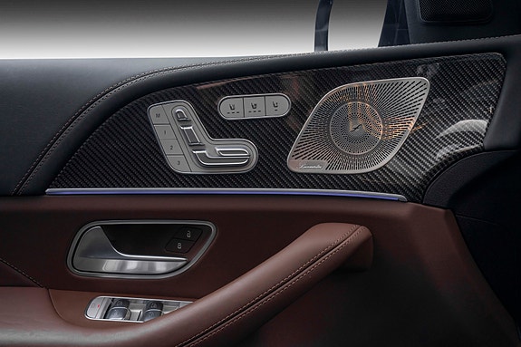 Mercedes-Benz GLS63 26 of 30