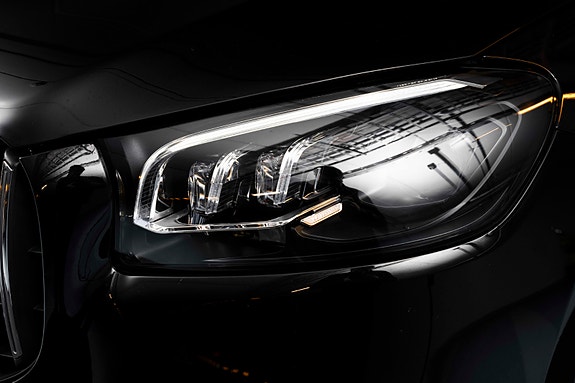 Mercedes-Benz GLS63 10 of 30