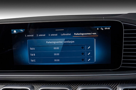 Mercedes-Benz GLS63 30 of 30