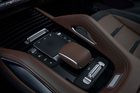 Mercedes-Benz GLS63 25 of 30