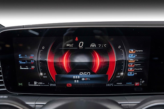 Mercedes-Benz GLS63 29 of 30