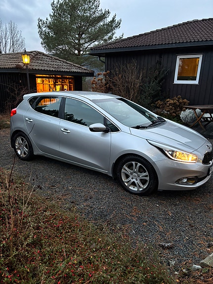 Kia Ceed 2 of 5