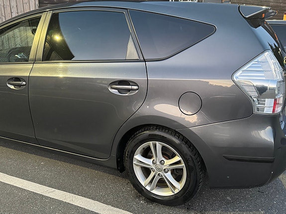 Toyota Prius+ Seven 11 of 24