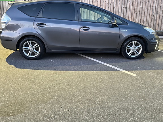 Toyota Prius+ Seven 7 of 24
