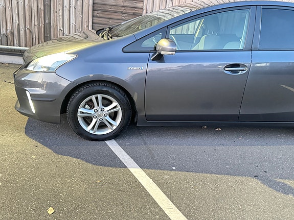 Toyota Prius+ Seven 8 of 24