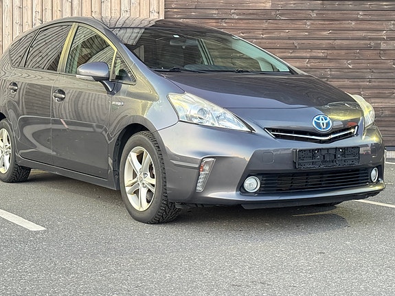 Toyota Prius+ Seven 3 of 24
