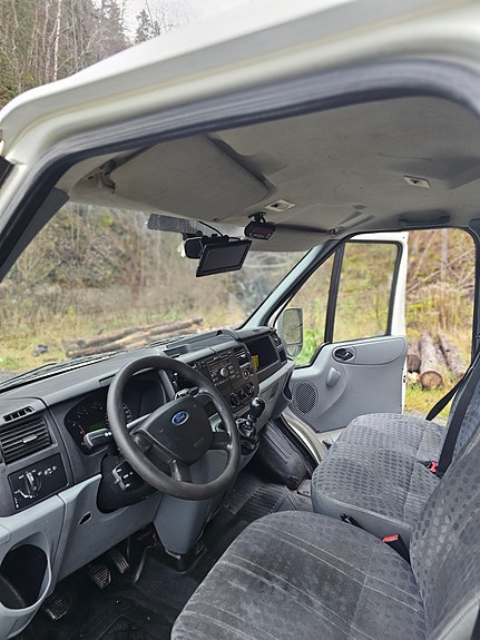 Ford Transit 3 of 9
