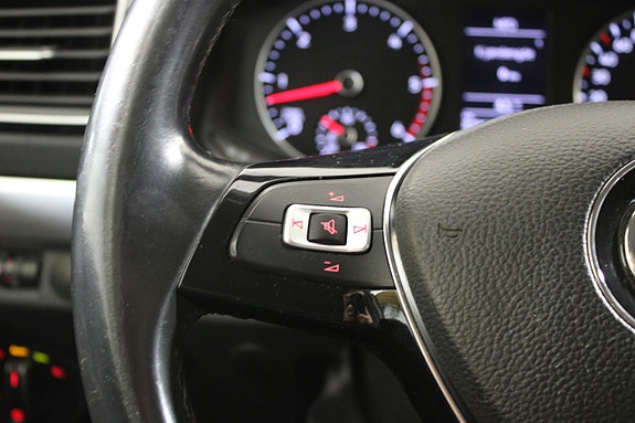 Volkswagen Amarok 30 of 30
