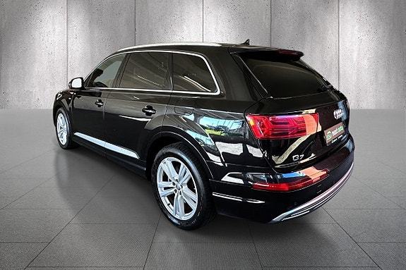 Audi Q7 8 of 30