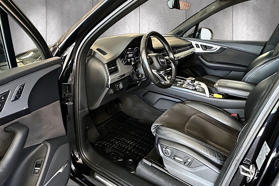 Audi Q7 11 of 30