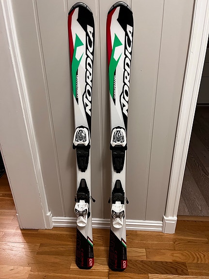 Nordica Dobermann Team Race J 120cm (holdt av til søndag 30.11