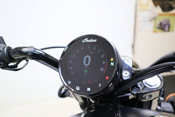INDIAN Scout Bobber 22 of 26