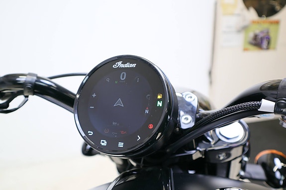 INDIAN Scout Bobber 24 of 26