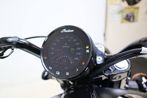INDIAN Scout Bobber 19 of 26