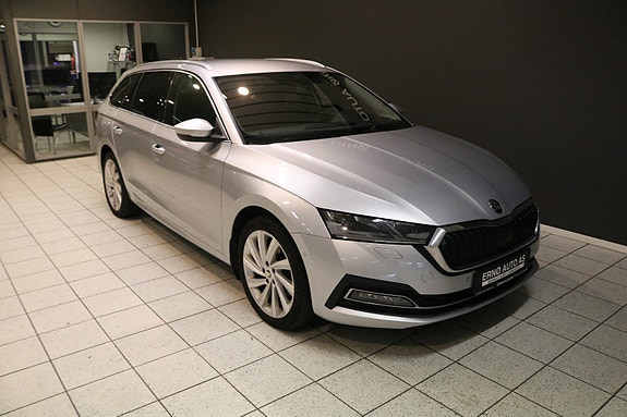 Skoda Octavia 2 of 5