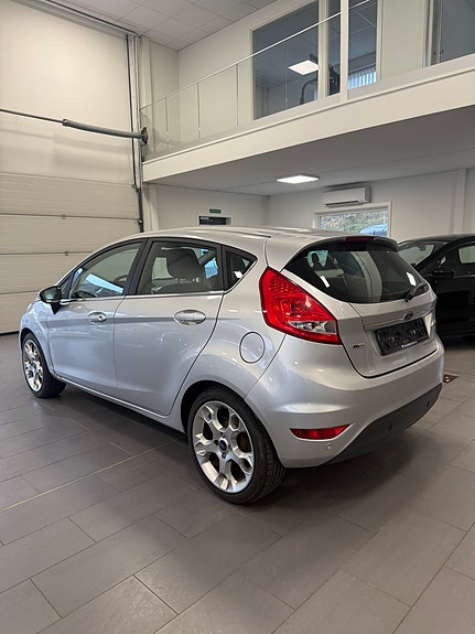 Ford Fiesta 4 of 17