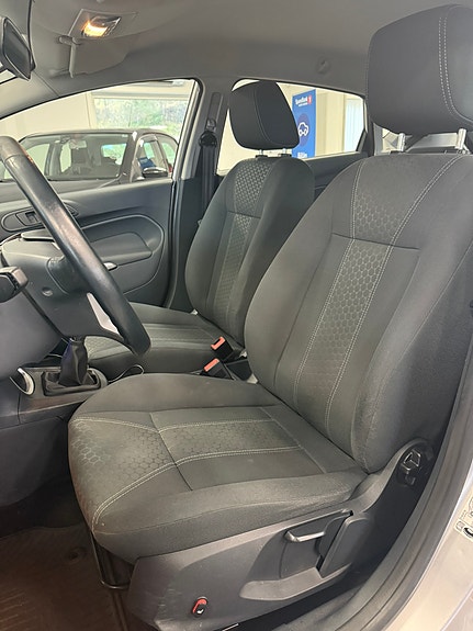 Ford Fiesta 7 of 17
