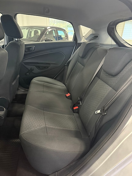 Ford Fiesta 10 of 17