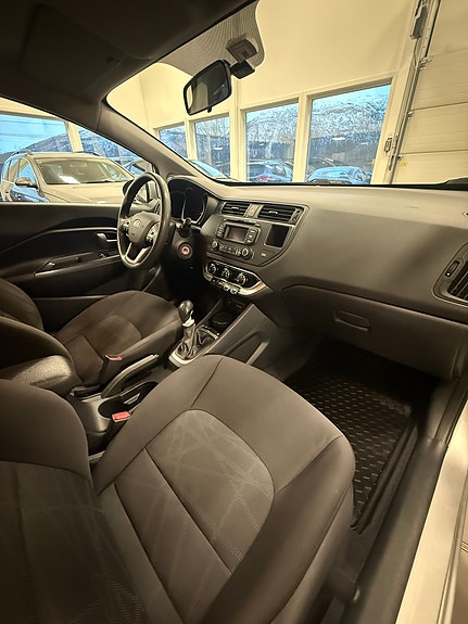 Kia Rio 14 of 17