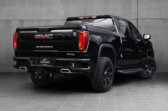 GMC Sierra 2 of 5