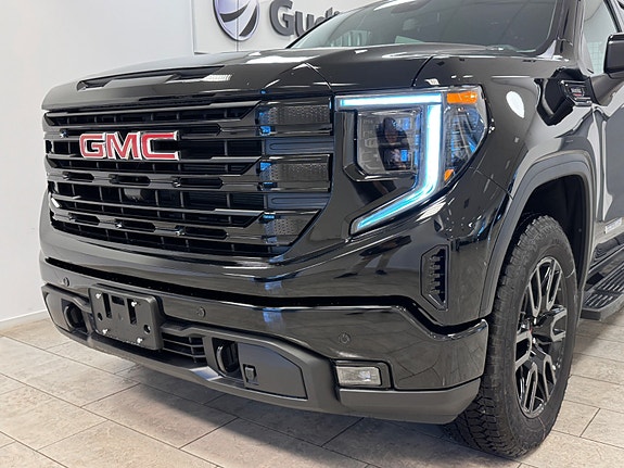 GMC Sierra 2 of 5