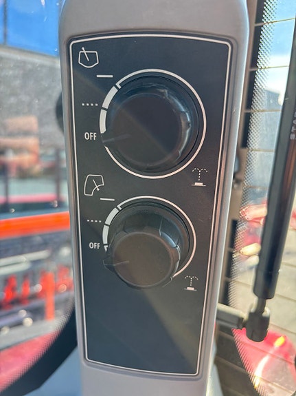 Valtra T234 Direct, fronthydraulikk, kun 3700 t. Nye dekk 2018, kr 1 198 000,-