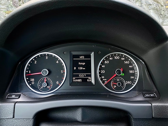 Volkswagen Tiguan 3 of 5