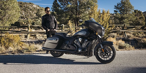 INDIAN Chieftain Powerplus Dark Horse 8 of 11
