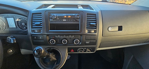 Volkswagen Transporter 12 of 17