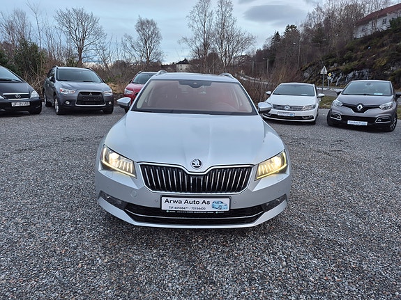 Skoda Superb 3 of 5