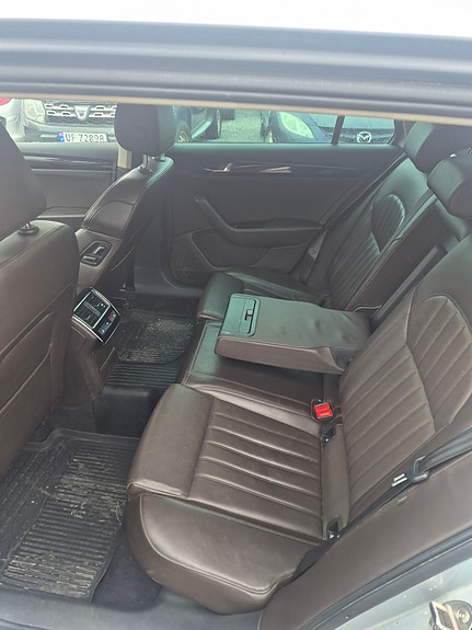Skoda Superb 10 of 13