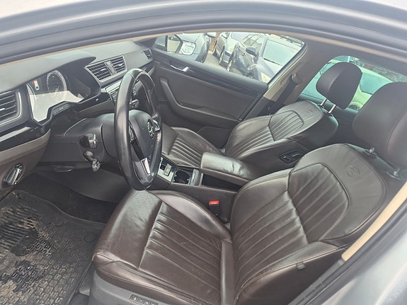 Skoda Superb 9 of 13