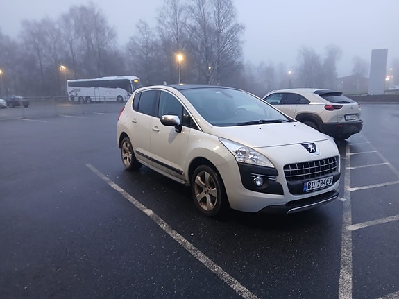 Peugeot 3008 2 of 5